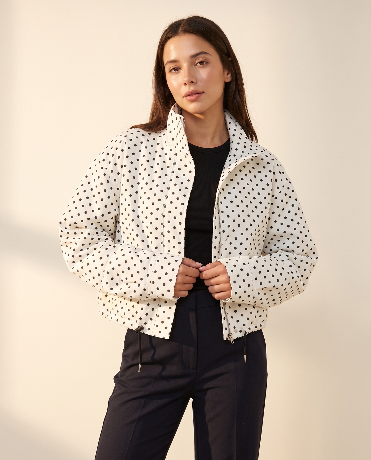 Portofino Polkadot Bomber, vooraanzicht op model